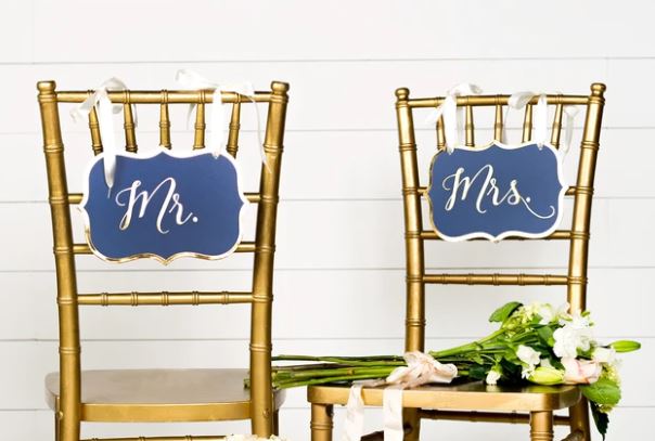 MR & MRS CHAIR SIGNS